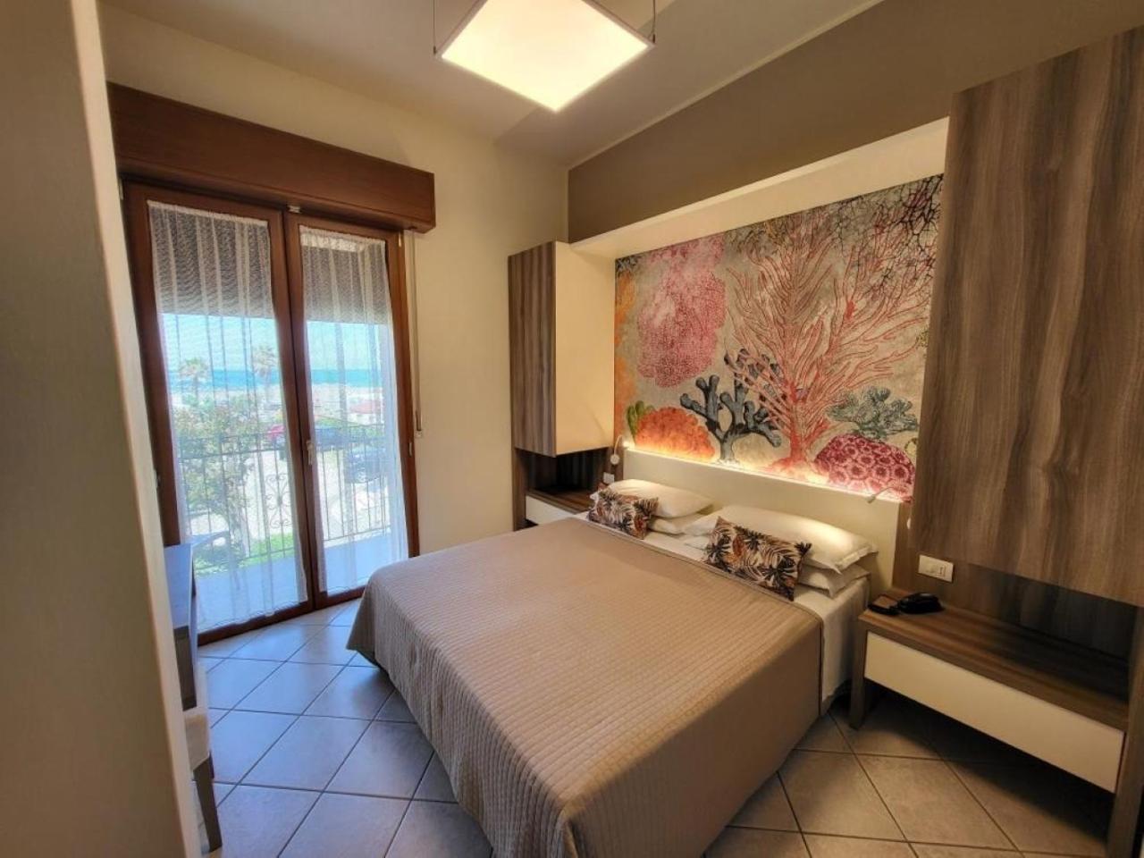 Hotel Villa Fulgida Cattolica Dış mekan fotoğraf