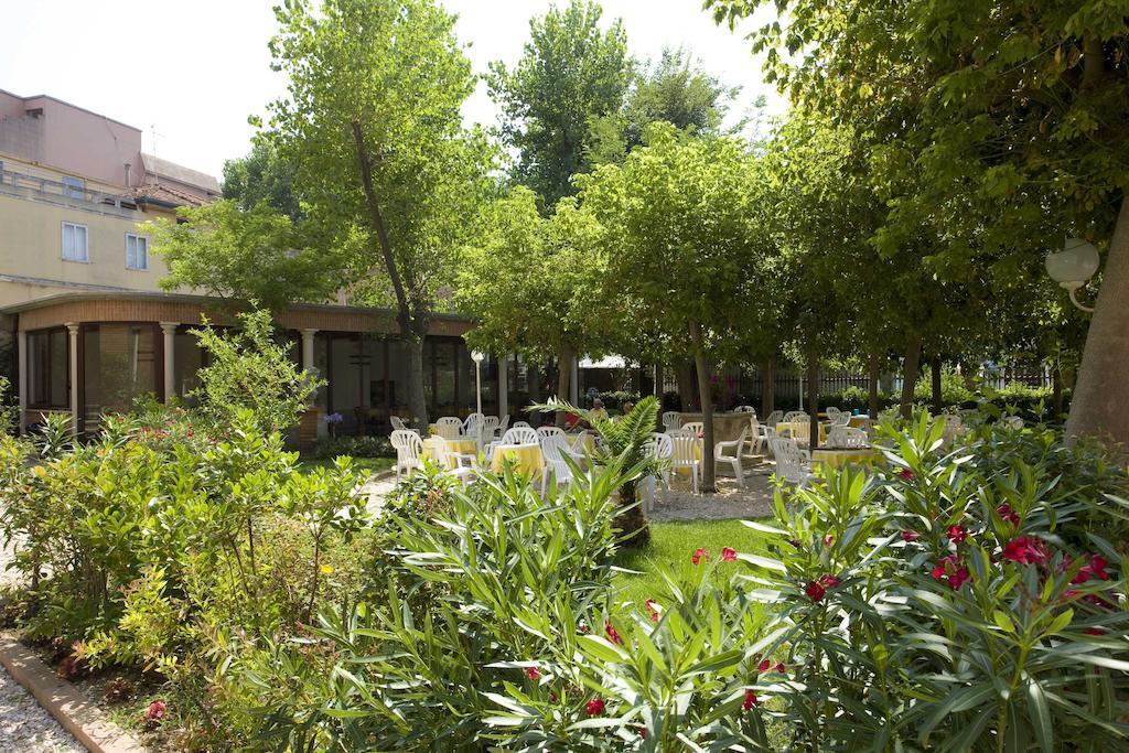 Hotel Villa Fulgida Cattolica Dış mekan fotoğraf